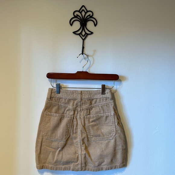 Hollister Girl Ultra High-Rise Corduroy Mini Skirt, zipper front, brown, Sz 0 - Picture 4 of 5